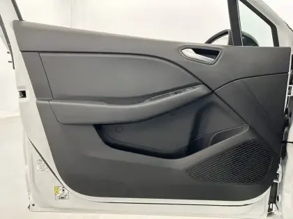 Photo 19 Renault Clio  E-Tech 140 - 21