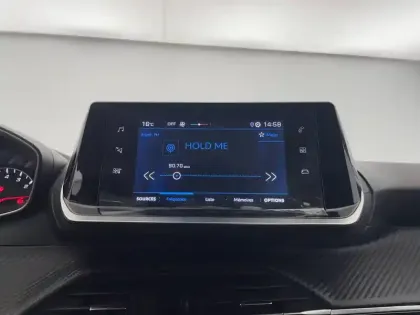 Photo 19 Peugeot 208  PureTech 75 S&S BVM5