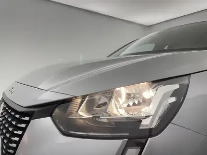 Photo 32 Peugeot 208  PureTech 75 S&S BVM5