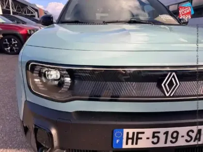 Photo 146 Renault 4  E-Tech Electrique 150ch Iconic autonomie confort