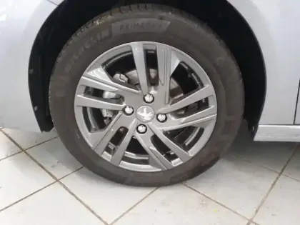 Photo 8 Peugeot 208  1.2 PureTech 75ch S&S Style