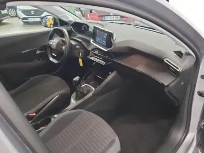 Photo 13 Peugeot 208  1.2 PureTech 75ch S&S Style