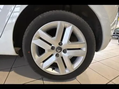 Photo 22 Renault Clio Gén. V (BJA) Ph1 Business 5