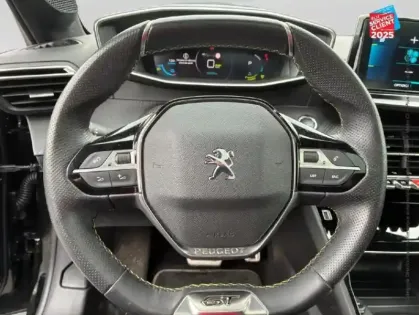 Photo 11 Peugeot 208  e- 136ch GT Pack