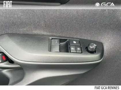 Photo 11 Toyota Yaris  116h Dynamic 5p MY22