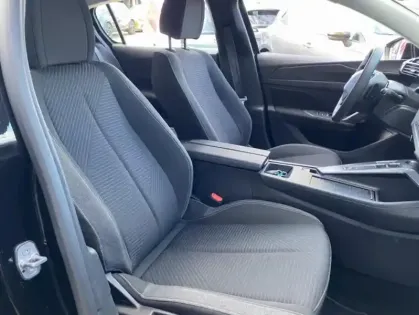 Photo 24 Peugeot 308 III PureTech 130 S&amp;S EAT8 ACTIVE PACK