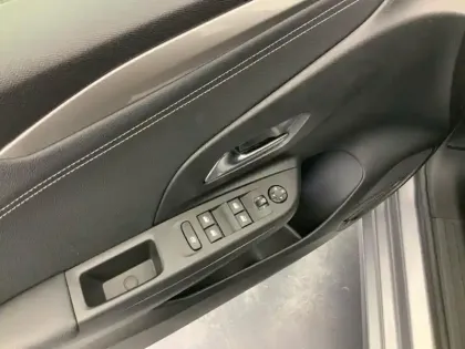 Photo 19 Opel Corsa  1.2 Turbo 100 ch BVM6 GS Line