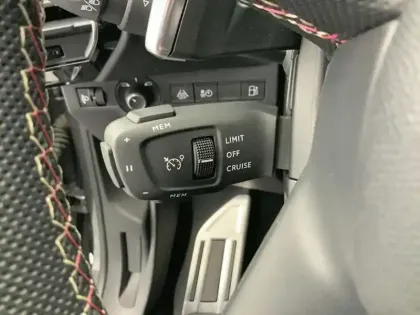 Photo 17 DS DS 7 DS7 Crossback Hybride E-Tense 225 EAT8 Performance Line