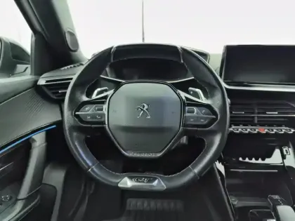 Photo 10 Peugeot 2008  PureTech 130 S&S EAT8 GT