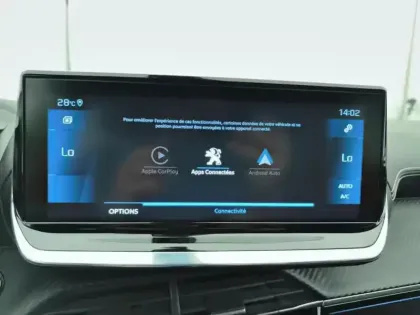 Photo 17 Peugeot 2008  PureTech 130 S&S EAT8 GT