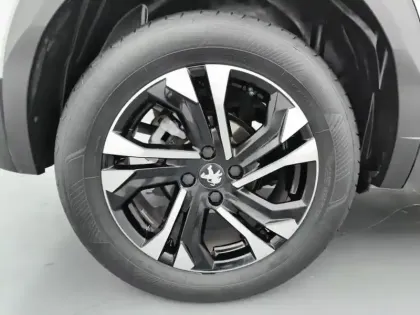 Photo 13 Peugeot 2008  PureTech 130 S&S EAT8 GT