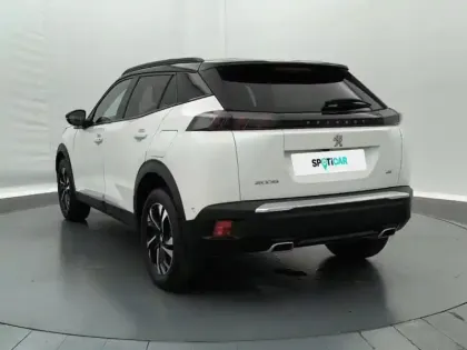 Photo 24 Peugeot 2008  PureTech 130 S&S EAT8 GT