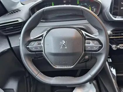 Photo 11 Peugeot 208  Electrique 50 kWh 136ch Style