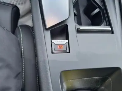 Photo 12 Peugeot 408  PHEV 225 e-EAT8 GT