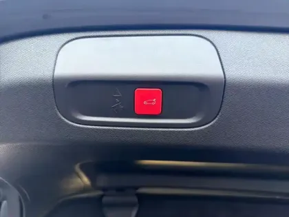 Photo 15 Peugeot 408  PHEV 225 e-EAT8 GT