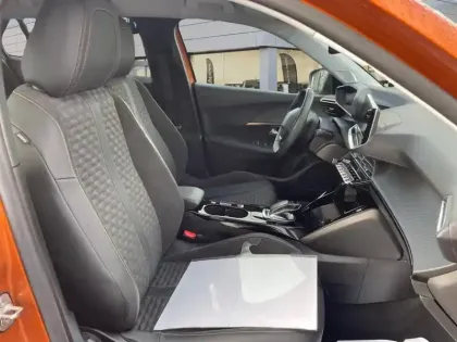 Photo 8 Peugeot 2008  Electrique 136 ch Roadtrip