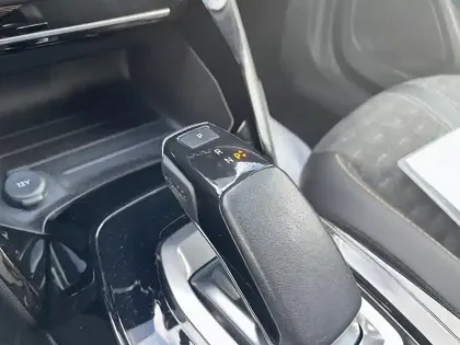 Photo 23 Peugeot 2008  Electrique 136 ch Roadtrip