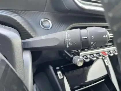 Photo 17 Peugeot 2008  Electrique 136 ch Roadtrip