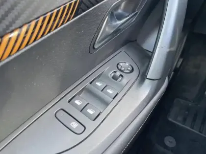 Photo 19 Peugeot 2008  Electrique 136 ch Roadtrip