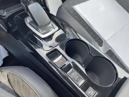 Photo 21 Peugeot 2008  Electrique 136 ch Roadtrip