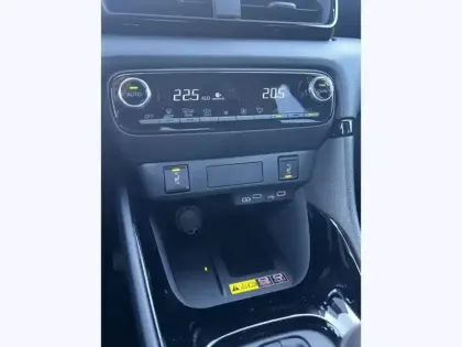 Photo 18 Toyota Yaris Gén. IV Ph1 NG Collection 5