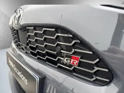 Photo 15 Toyota Yaris Hybride 1.5 HYBRID 130H GR SPORT AUTO 2W