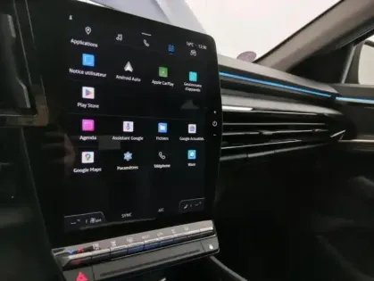 Photo 20 Renault Austral E-Tech hybrid 200 Techno