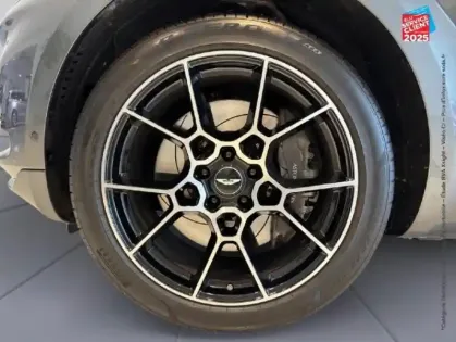 Photo 9 Aston Martin Dbx  4.0 V8 biturbo 550ch BVA9 Tpano Sieges chauf/ventil/cuir