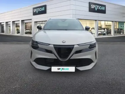 Photo 2 Alfa Romeo Junior  1.2 Ibrida 136ch Speciale DCT6