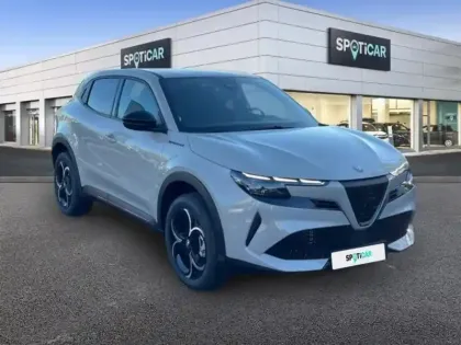 Photo 17 Alfa Romeo Junior  1.2 Ibrida 136ch Speciale DCT6