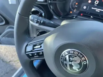 Photo 27 Alfa Romeo Junior  1.2 Ibrida 136ch Speciale DCT6