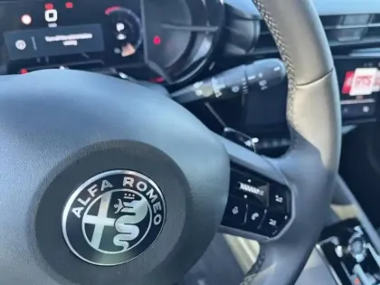 Photo 28 Alfa Romeo Junior  1.2 Ibrida 136ch Speciale DCT6