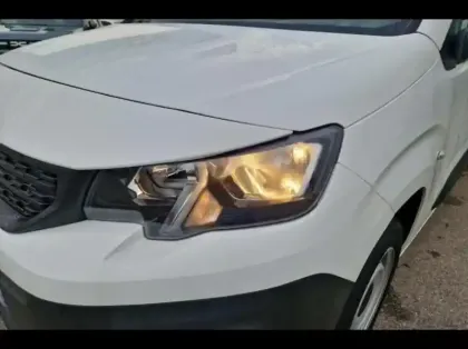 Photo 14 Peugeot Partner  Standard 650kg BlueHDi 100ch S&S BVM5 Premium