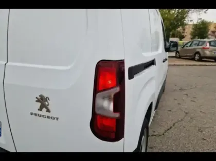 Photo 13 Peugeot Partner  Standard 650kg BlueHDi 100ch S&S BVM5 Premium