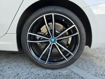 Photo 8 BMW Serie 3 Série 3 Touring 330eA xDrive 292ch M Sport