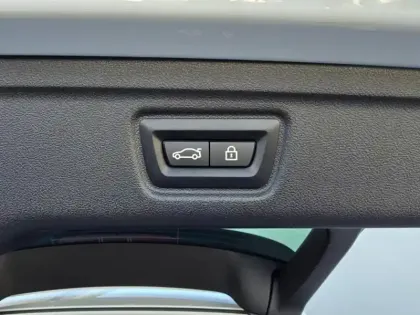 Photo 10 BMW Serie 3 Série 3 Touring 330eA xDrive 292ch M Sport