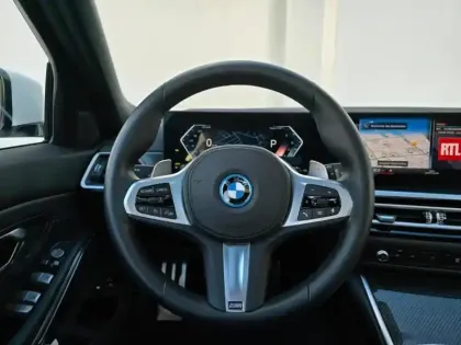 Photo 12 BMW Serie 3 Série 3 Touring 330eA xDrive 292ch M Sport