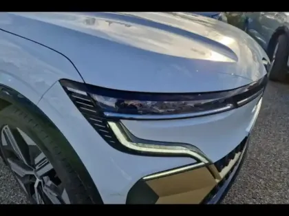 Photo 14 Renault Megane  E-Tech Electric EV60 220ch Iconic super charge -C