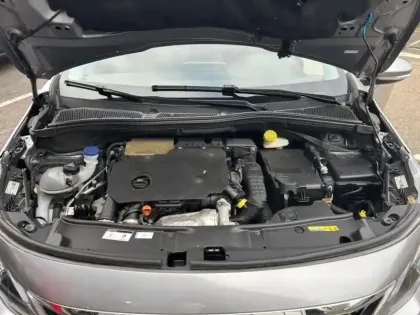 Photo 13 Peugeot 2008  1.5 BlueHDi 100ch E6.c Active Business S&S BVM5 86g