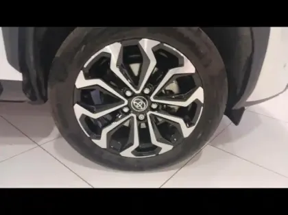 Photo 13 Toyota Yaris  Cross 116h Design MY25