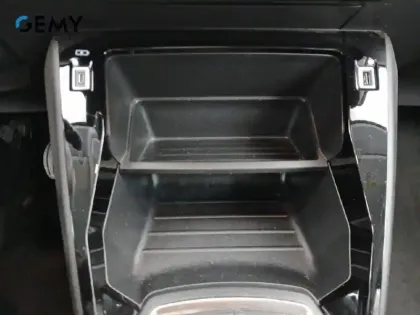 Photo 38 Peugeot 208  PureTech 100 S&S BVM6