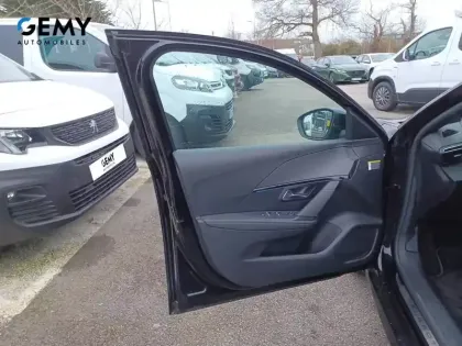 Photo 11 Peugeot 208  Hybrid 100 e-DCS6