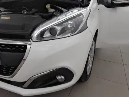 Photo 15 Peugeot 208  PureTech 82ch S&S BVM5