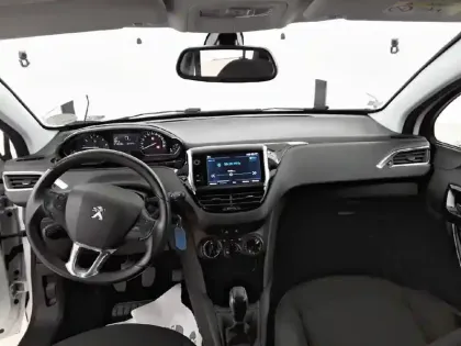 Photo 32 Peugeot 208  PureTech 82ch S&S BVM5