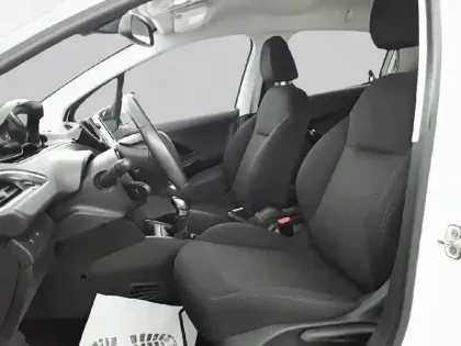 Photo 10 Peugeot 208  PureTech 82ch S&S BVM5