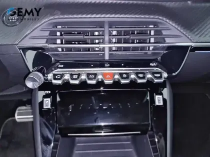 Photo 14 Peugeot 208  Hybrid 145 e-DCS6