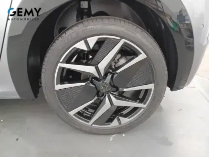 Photo 32 Peugeot 208  Hybrid 145 e-DCS6