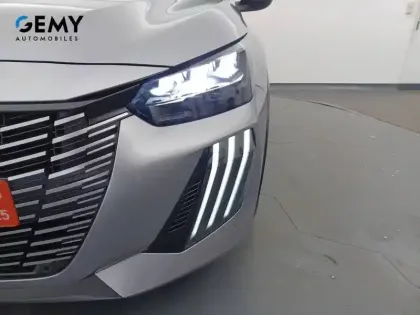 Photo 61 Peugeot 208  Hybrid 145 e-DCS6