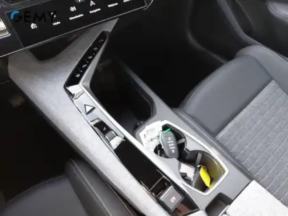 Photo 57 Peugeot 3008  Hybrid 145 e-DCS6