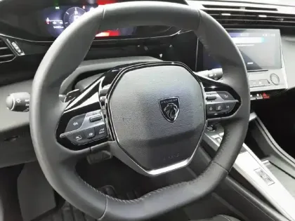 Photo 8 Peugeot 308  BlueHDi 130ch S&S EAT8